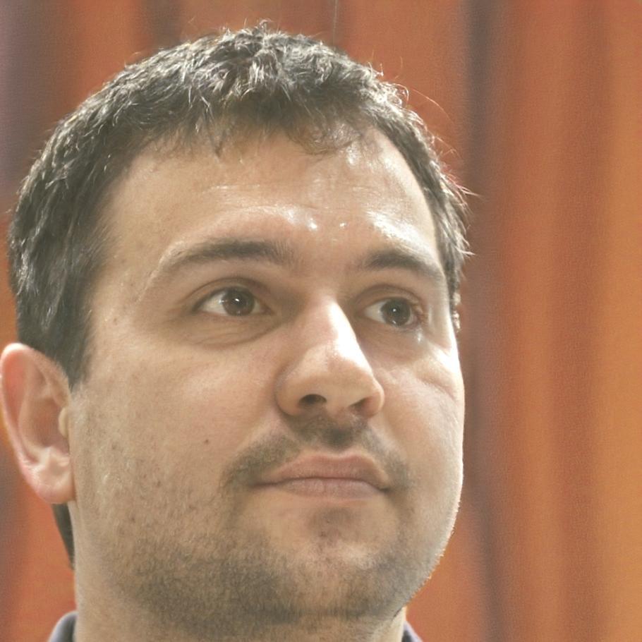 Portrait de Loïc Beaumont, formateur spécialisé en gestion financière du personnel