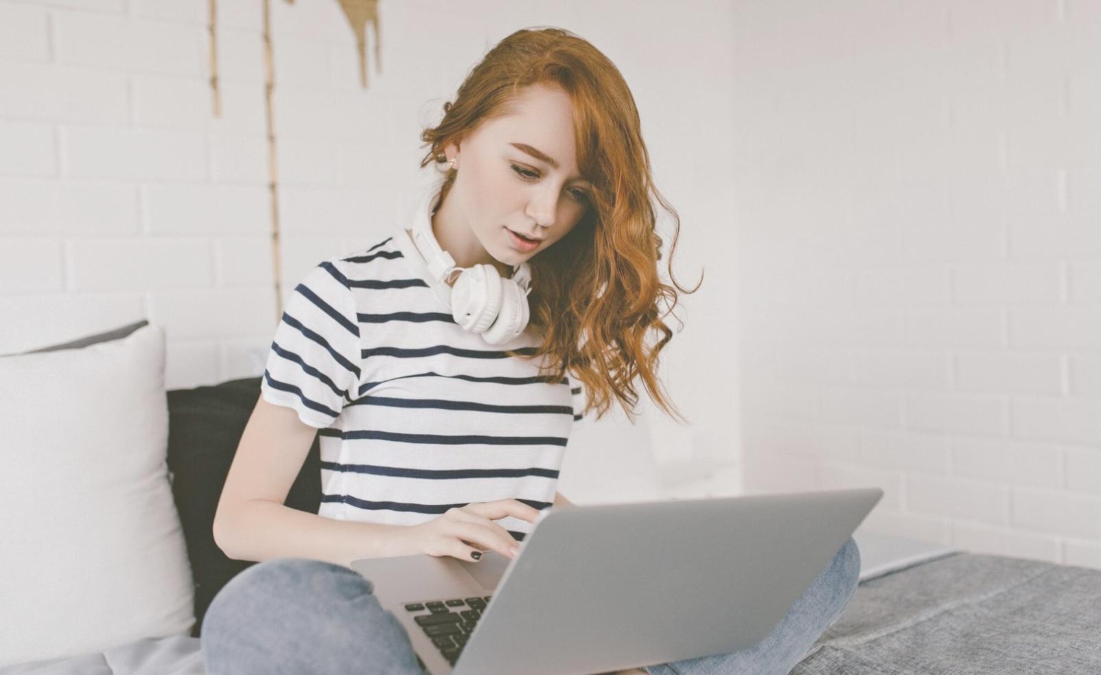 Bureau de l'équipe valenquorixa à Clermont-Ferrand avec vue sur les locaux modernes