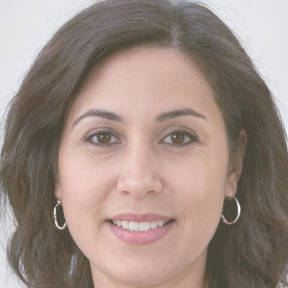 Portrait d'Émeline Dufresne, formatrice en contrôle de gestion RH